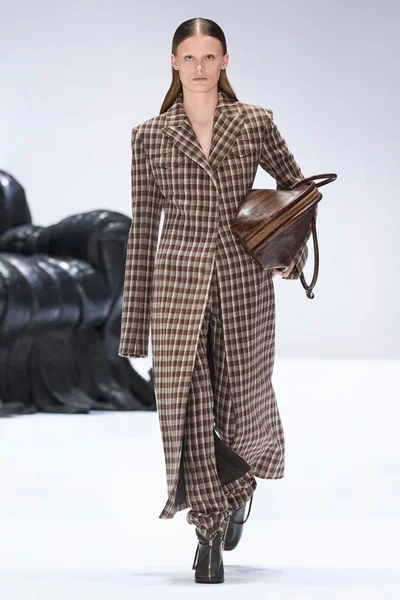 Look 43